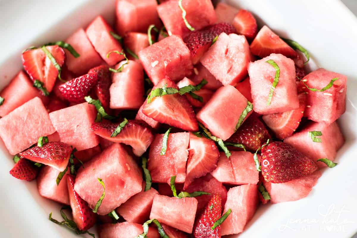 The most refreshing summer salad with fruit