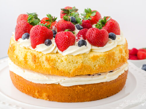 Fresh Fruit Cream Cake | Winni.in